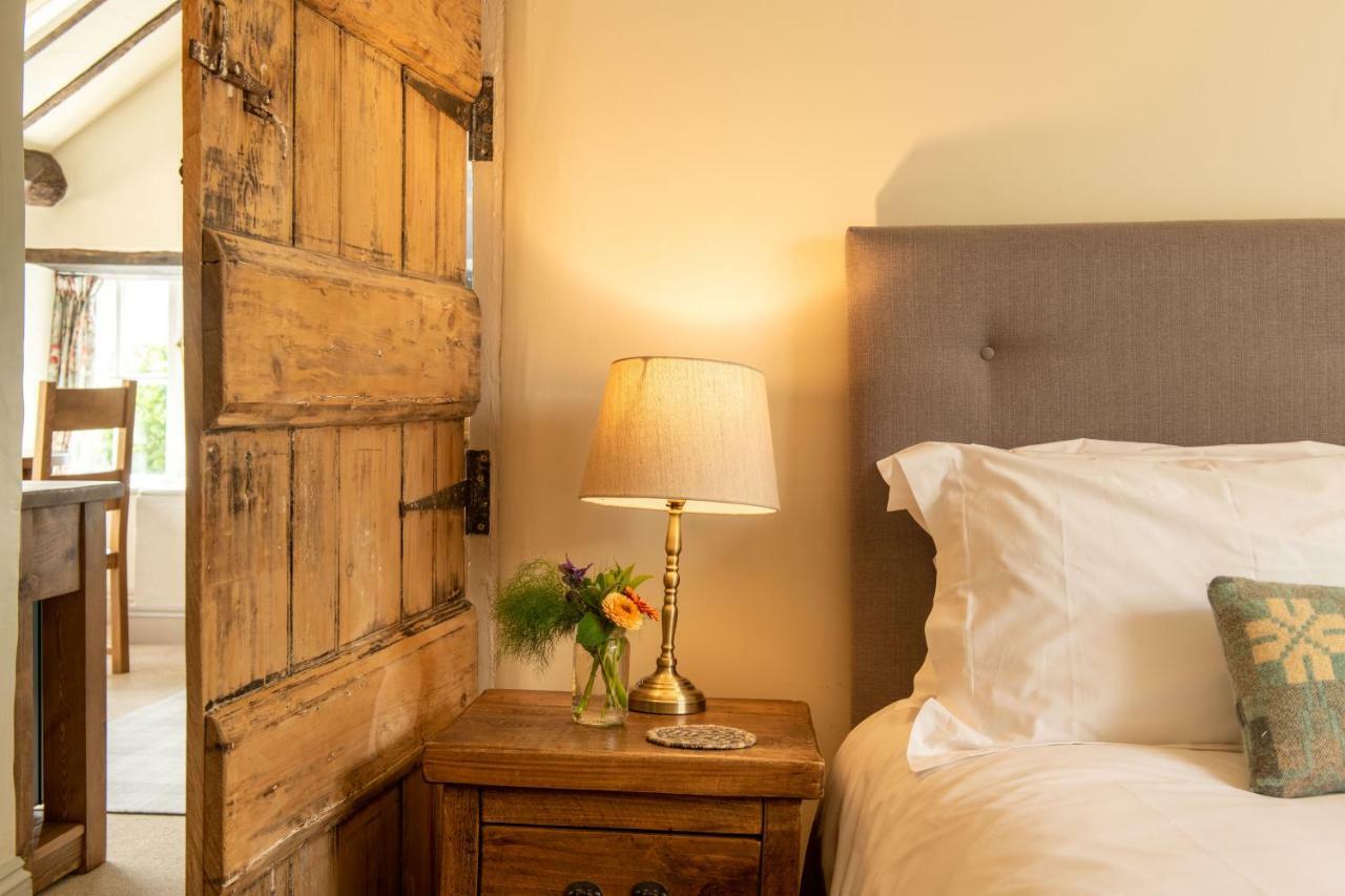 The Coach House Hotell Bishop's Castle Exteriör bild